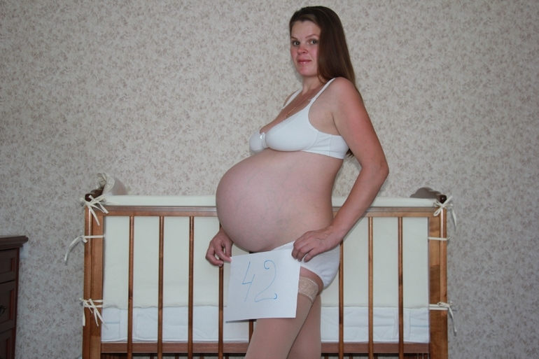 Беременность 40 недель каменеет. Животы беременных двойней. Живот на 27 неделе беременности. Животики беременных двойней. Животик на 27 неделе беременности.