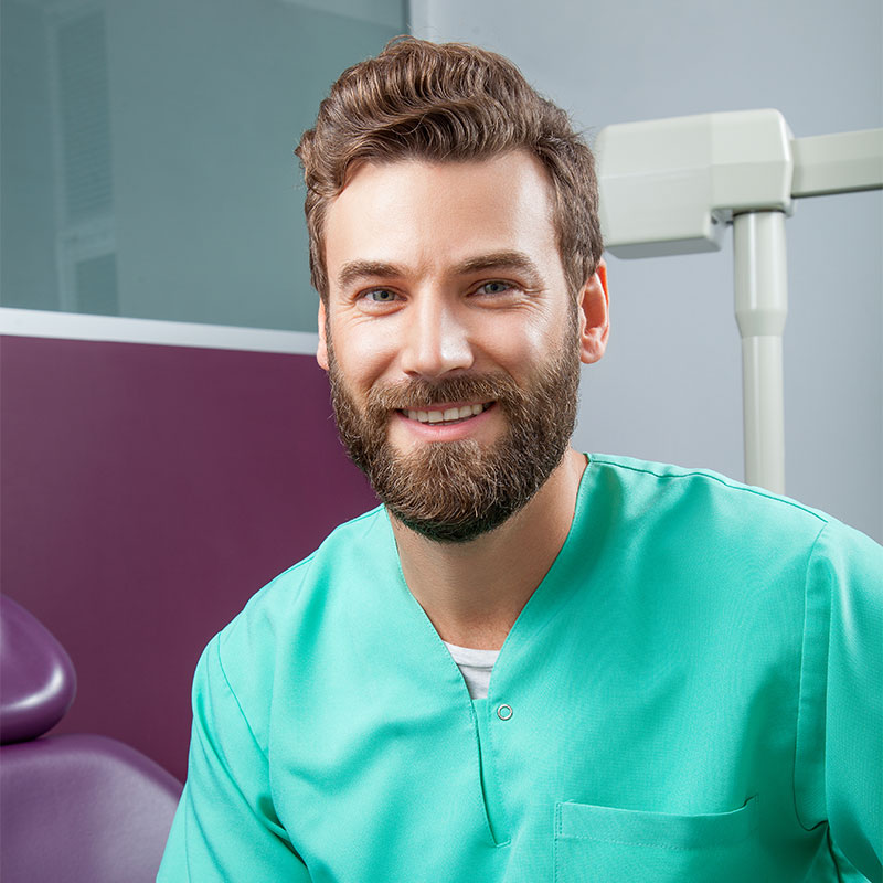 Муж врач гинеколог. Стоматолог с бородой. Красивый стоматолог мужчина. Красивый врач с бородой. Врач красивый мужчина с бородой.