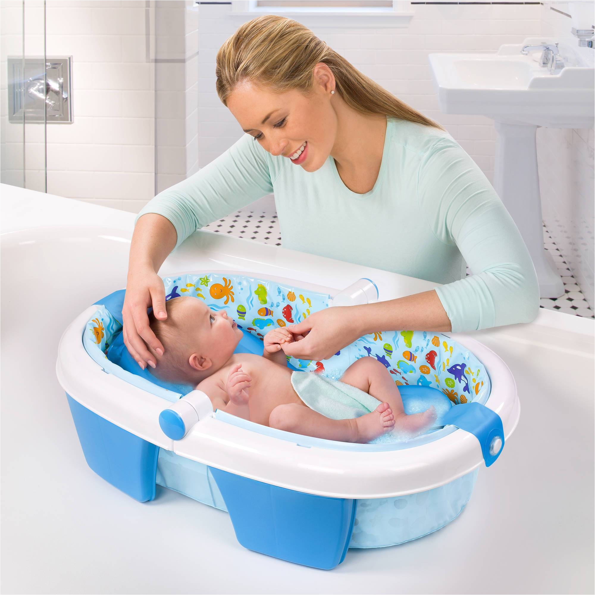 Сколько стоит купание. Ванночка Summer Infant складная. Ванночка Summer Infant Foldaway. Ванночка для новорожденных. Ванночка для купания новорожденных.