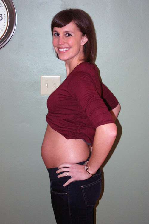 26 недель живот внизу. Живот на 25 неделе беременности. Живот на 26 неделе беременности. Животик на 25 неделе беременности. Живот на 24 неделе беременности.